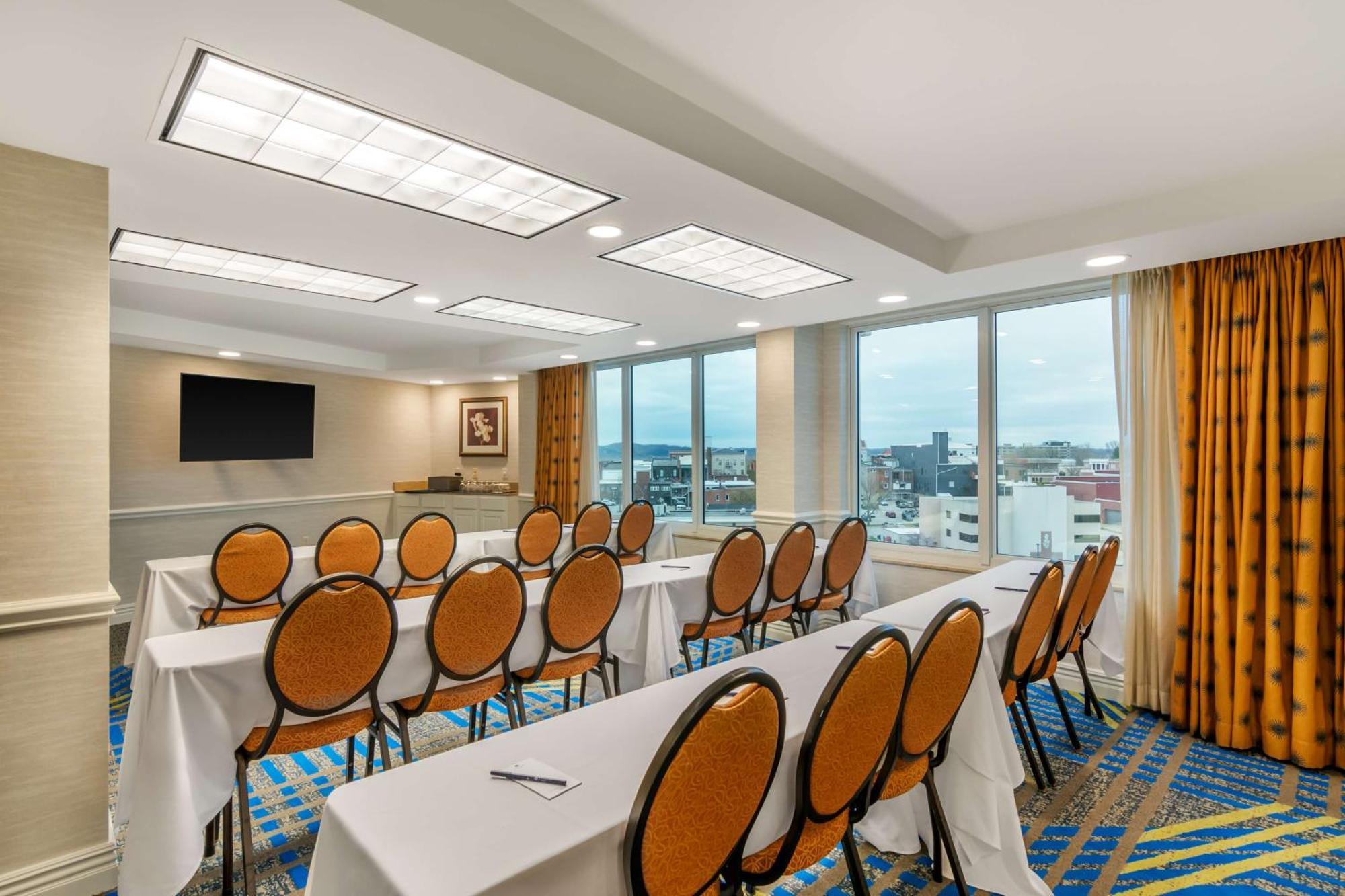 Doubletree By Hilton Джеферсън Сити Екстериор снимка