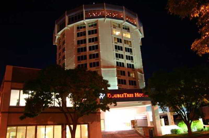 Doubletree By Hilton Джеферсън Сити Екстериор снимка